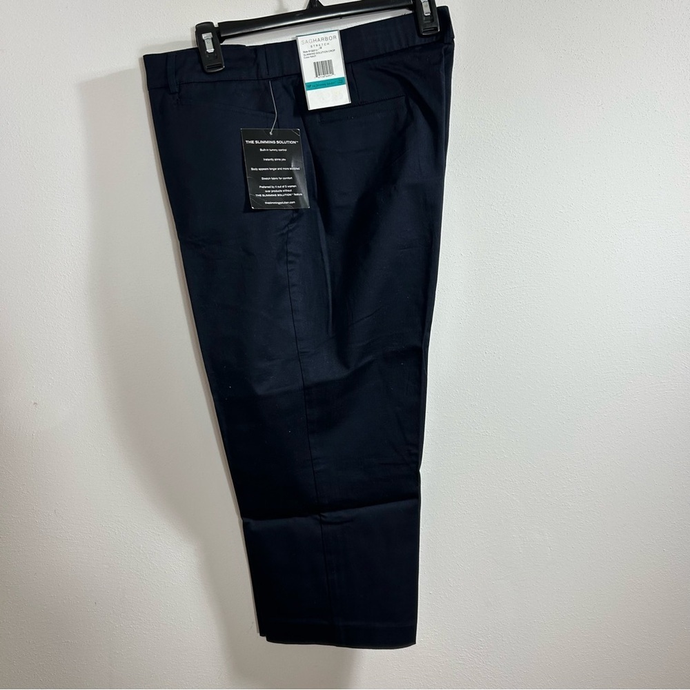 Sag Harbor NWT Women's Slimming Solution Stretch Navy Capris Size 16P - Picture 1 of 8
